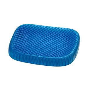Almofada Bee Comfort em uso na cadeira - postura e conforto
